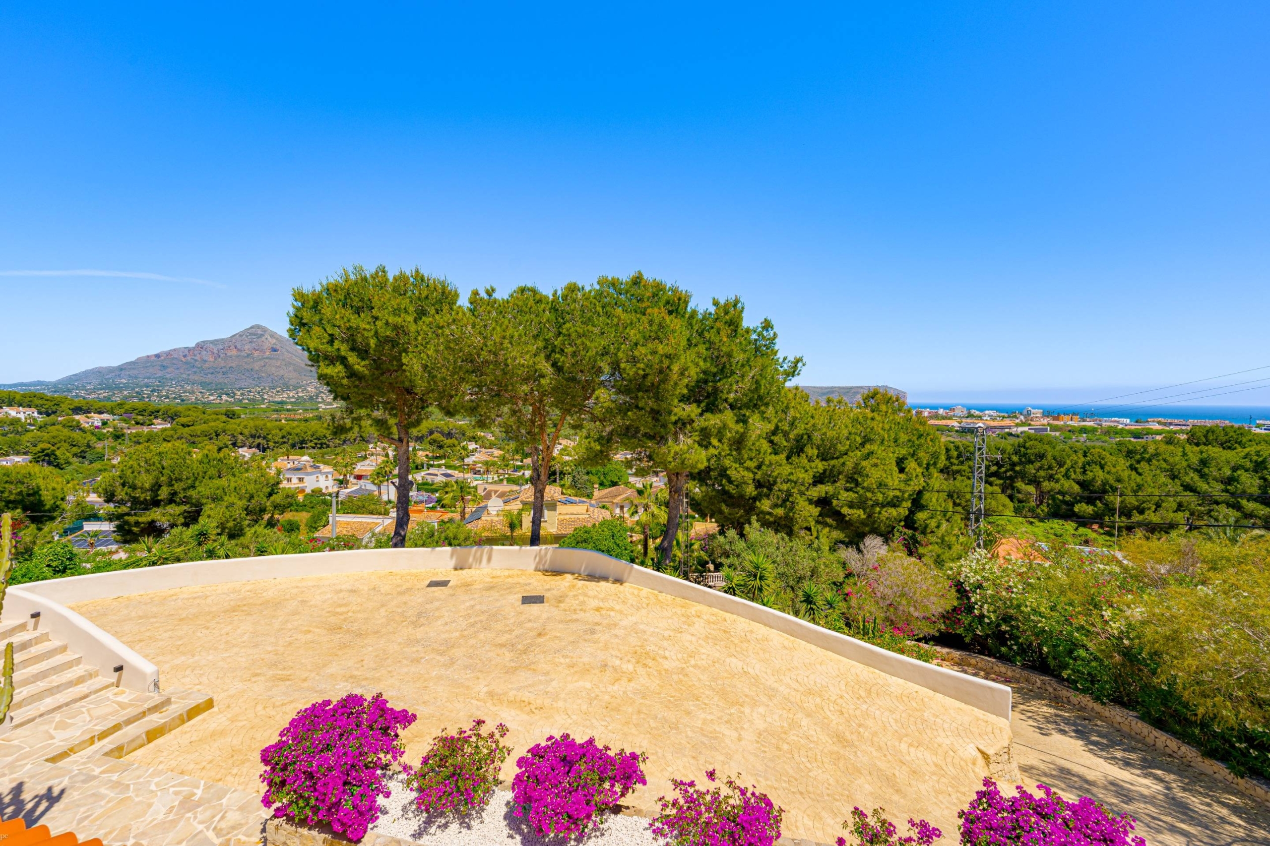 Gerenoveerde traditionele villa met privé zwembad en panoramisch zeezicht in Javea
