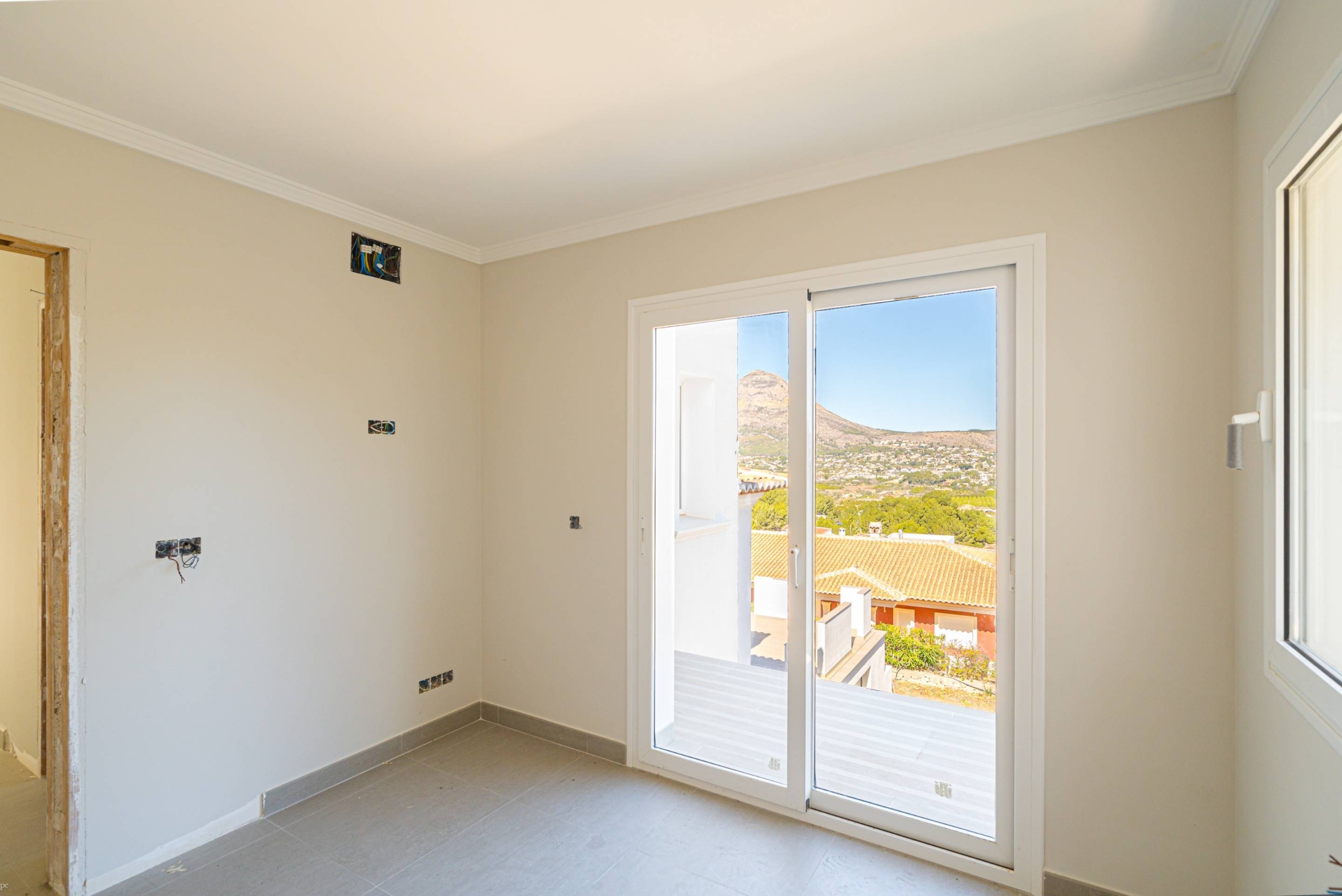 Nieuwbouw villa met prachtig uitzicht in Javea