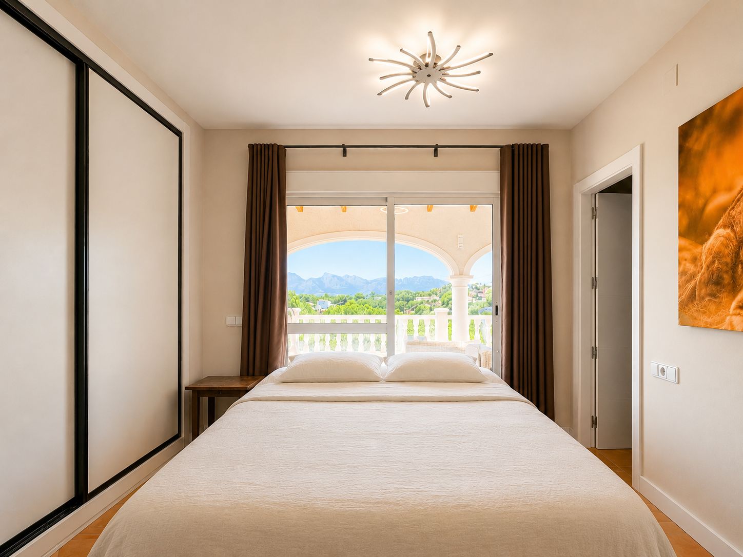 Instapklare villa met zeezicht en bergpanorama in Altea