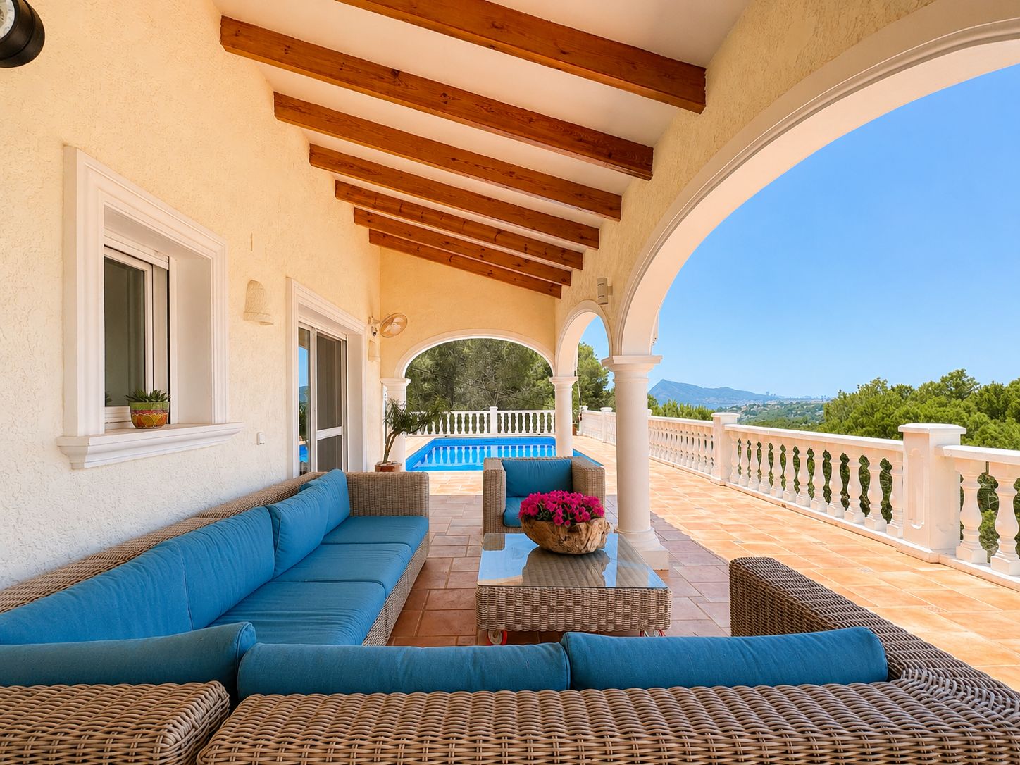 Instapklare villa met zeezicht en bergpanorama in Altea