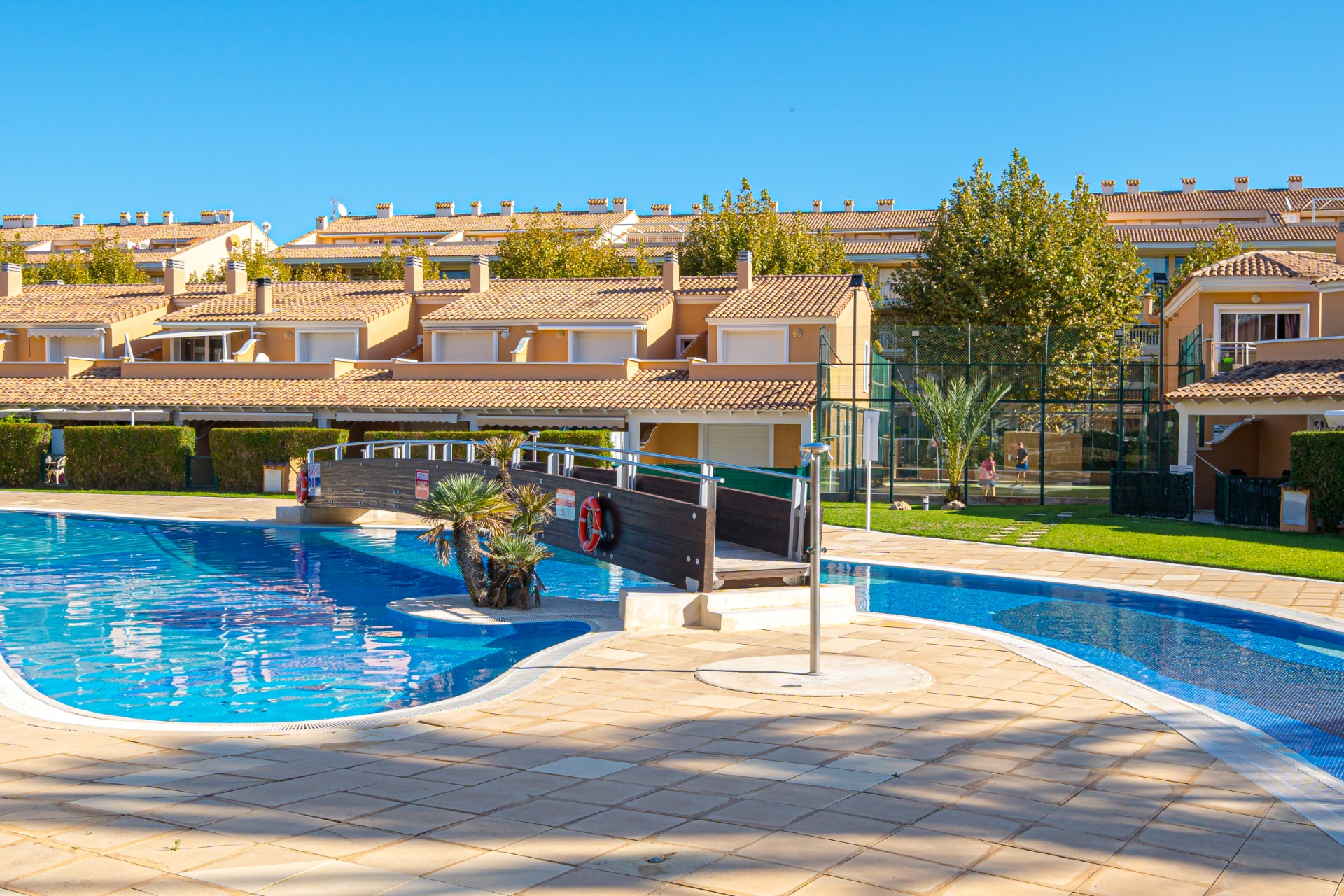 Ruim appartement met faciliteiten te koop in Javea