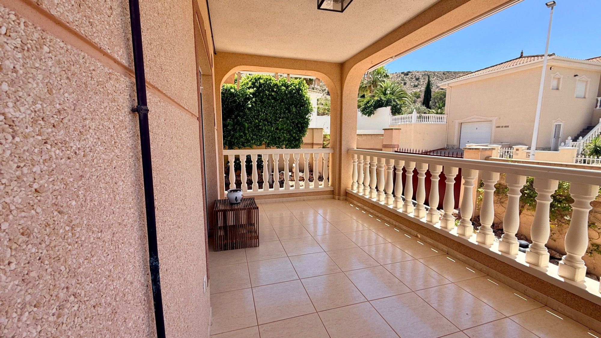 Royale villa met gastenverblijf en zwembad in Hondón de las Nieves