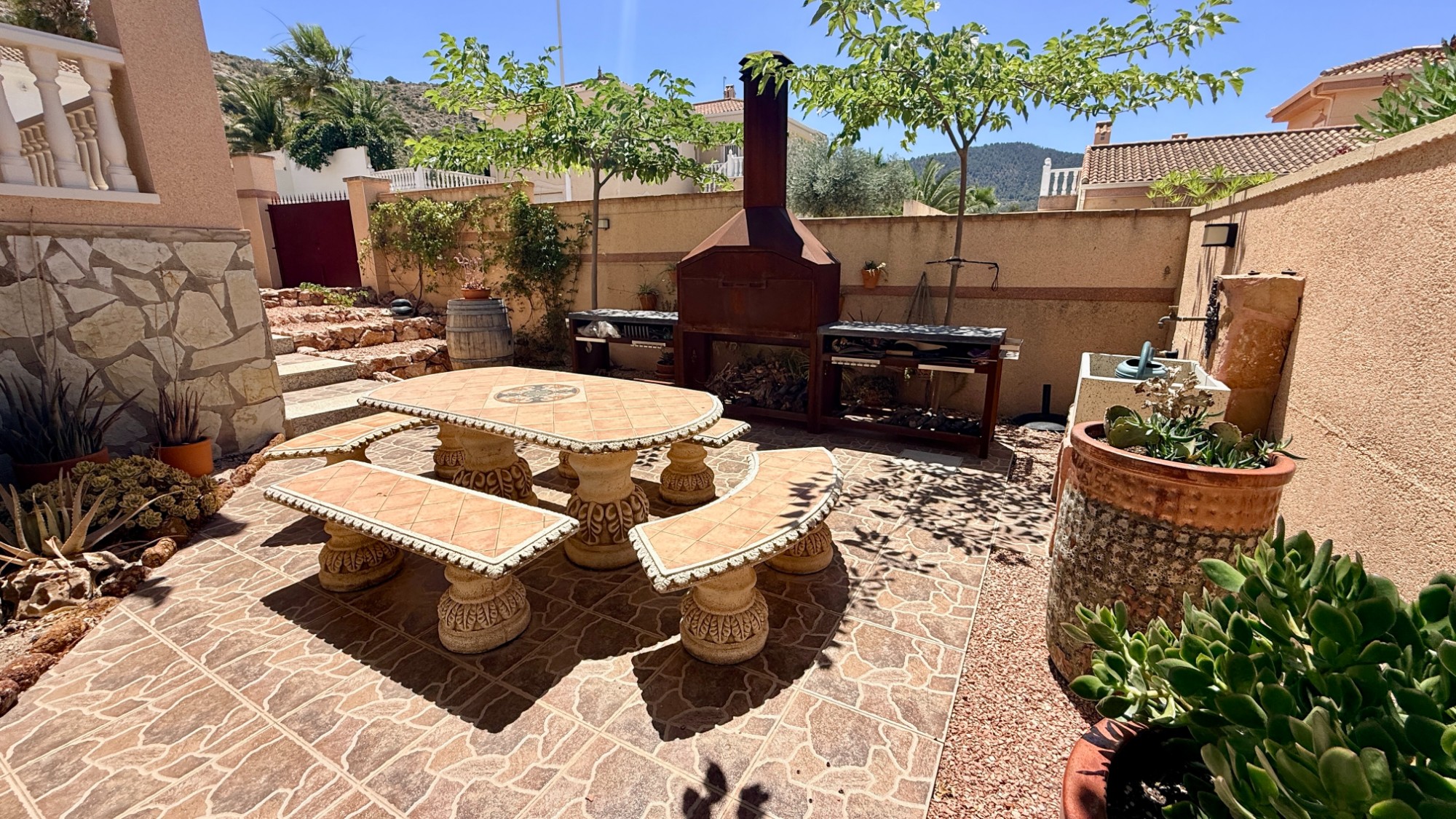 Royale villa met gastenverblijf en zwembad in Hondón de las Nieves