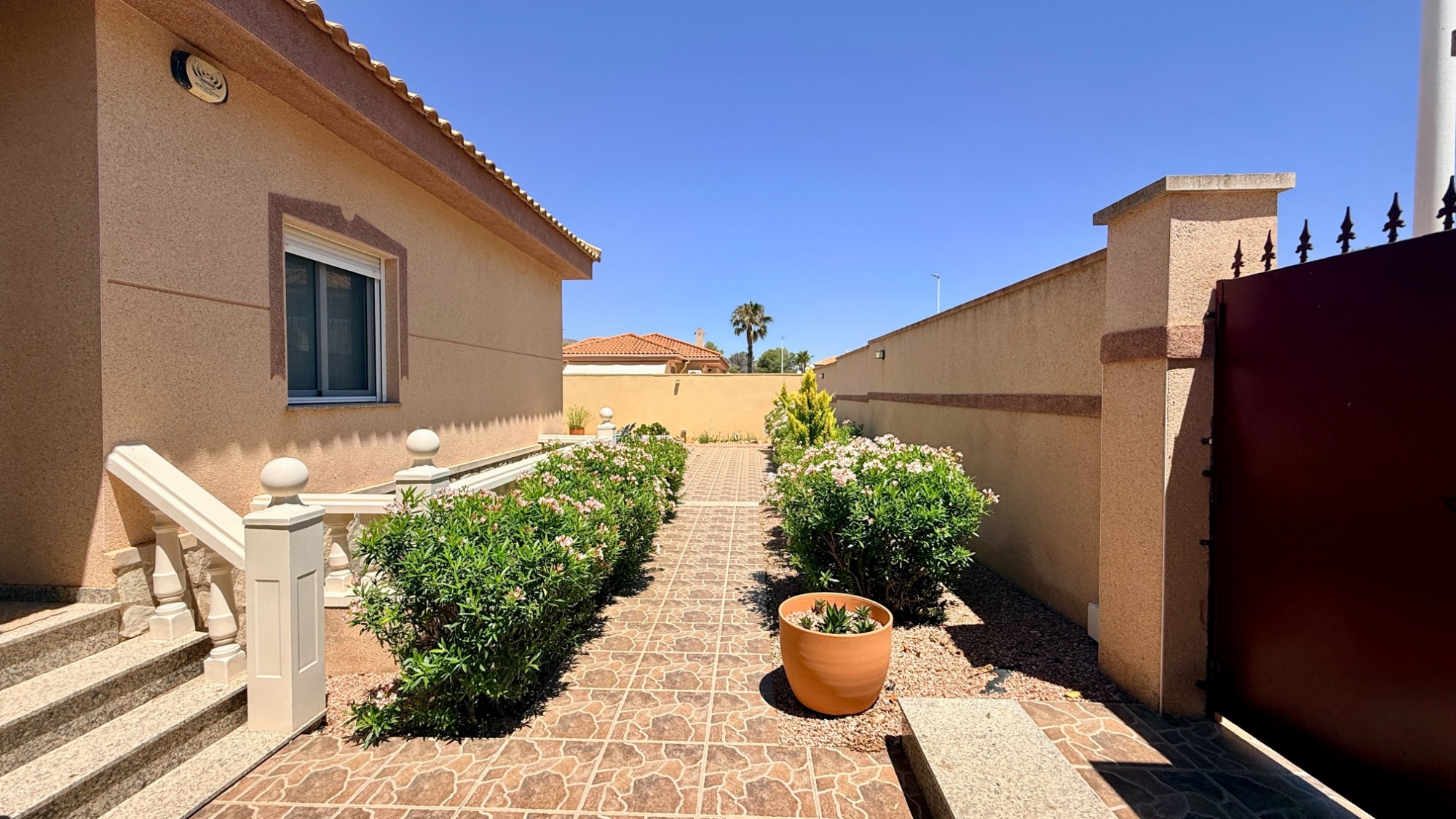 Royale villa met gastenverblijf en zwembad in Hondón de las Nieves