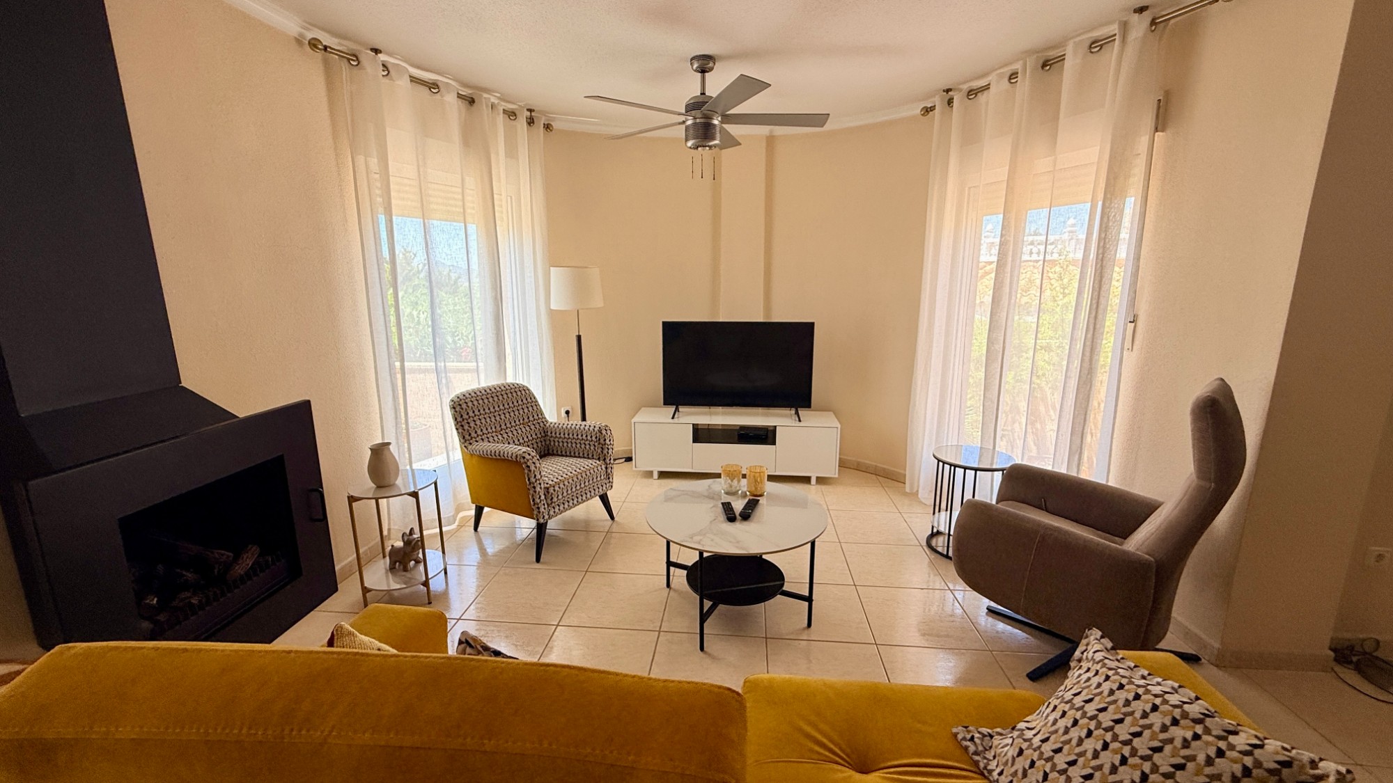 Royale villa met gastenverblijf en zwembad in Hondón de las Nieves