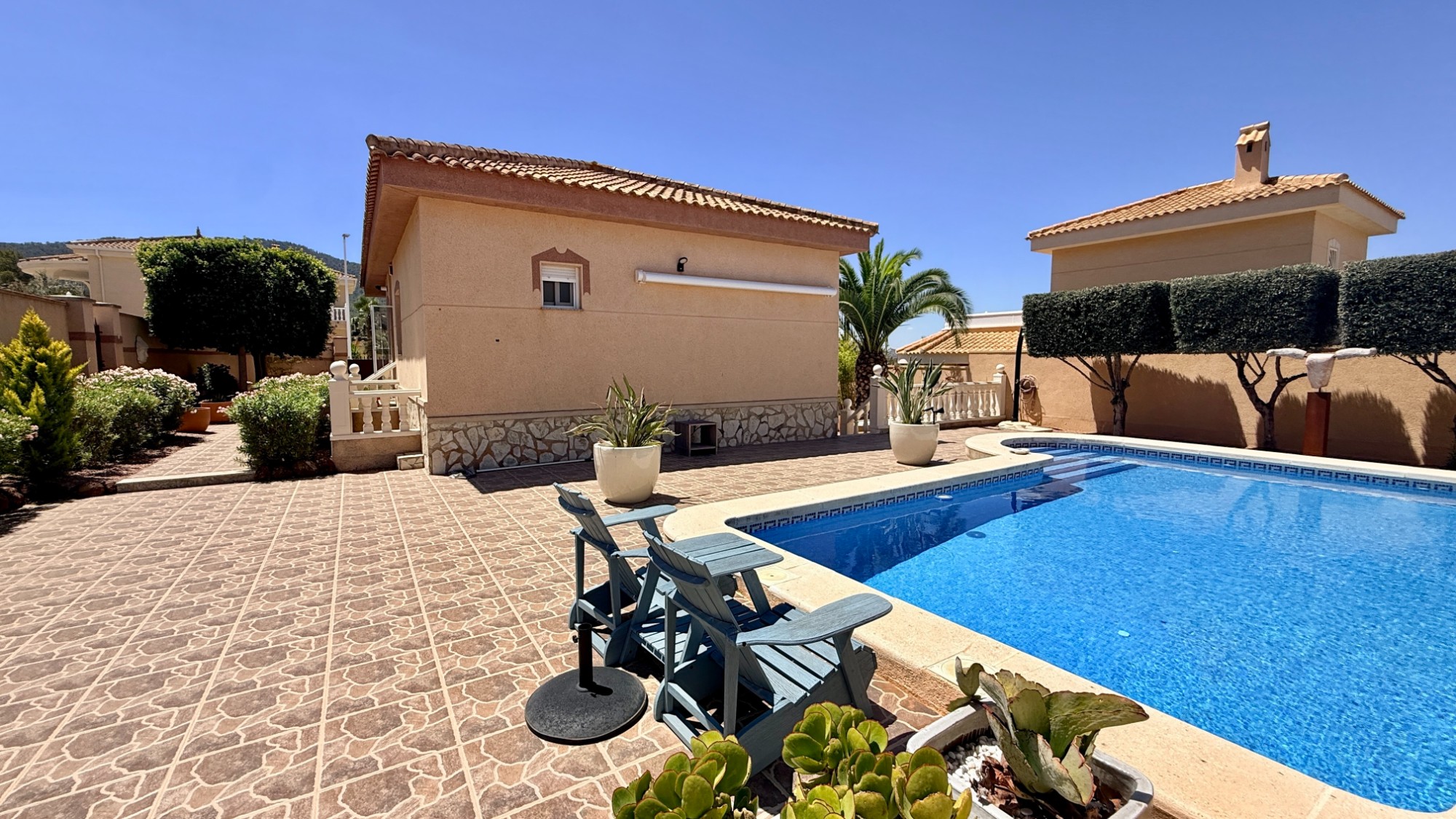 Royale villa met gastenverblijf en zwembad in Hondón de las Nieves