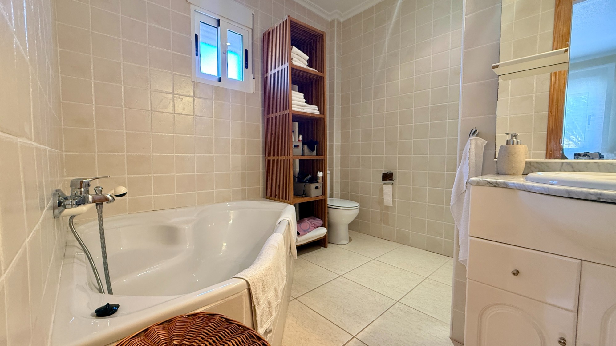 Royale villa met gastenverblijf en zwembad in Hondón de las Nieves