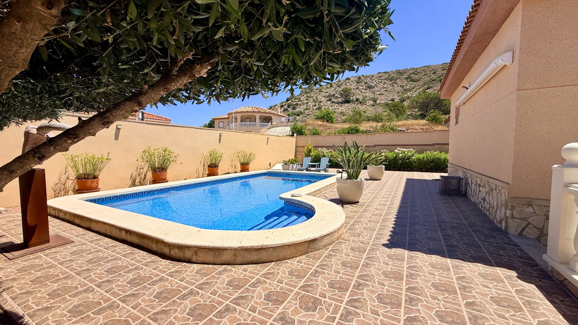 Royale villa met gastenverblijf en zwembad in Hondón de las Nieves