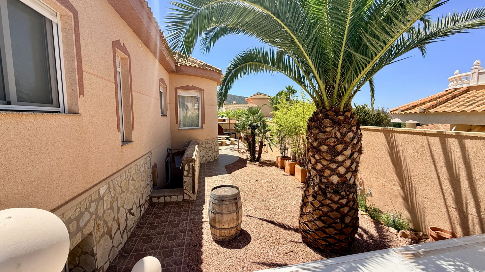Royale villa met gastenverblijf en zwembad in Hondón de las Nieves