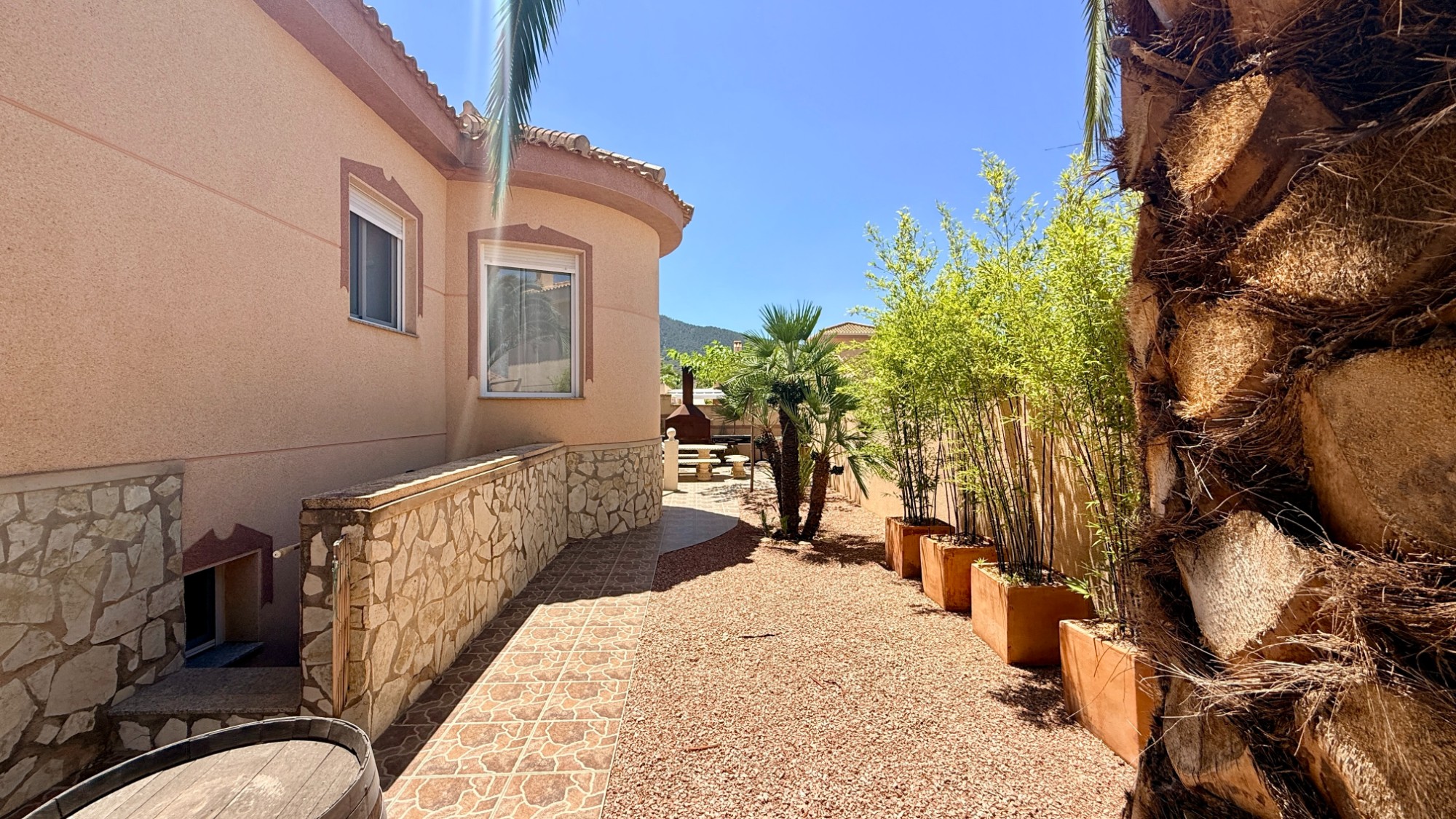 Royale villa met gastenverblijf en zwembad in Hondón de las Nieves