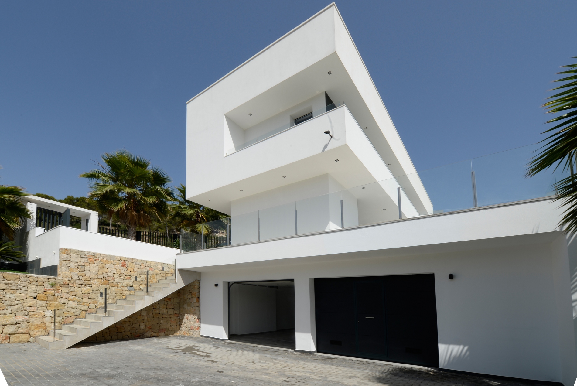 Instapklare moderne villa met zeezicht in Javea