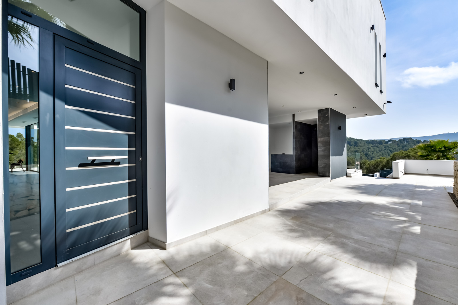 Instapklare moderne villa met zeezicht in Javea