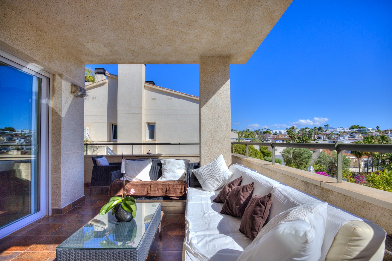 Moderne villa gelegen op exclusief park in Moraira