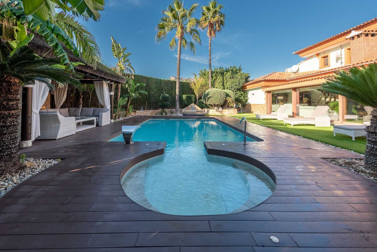 DP-07-R4965418-1 Volledig gerenoveerde exclusieve villa te koop in Calpe