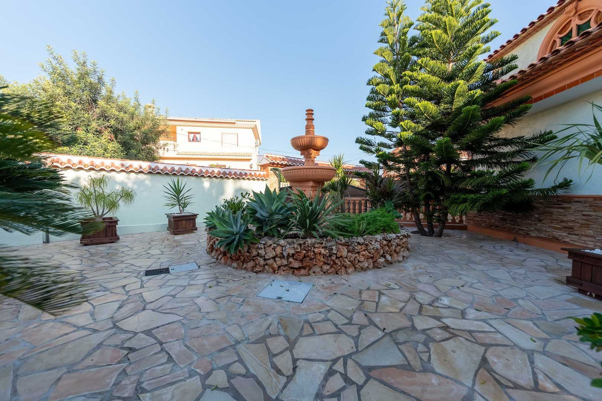 DP-07-R4965418-17 Volledig gerenoveerde exclusieve villa te koop in Calpe