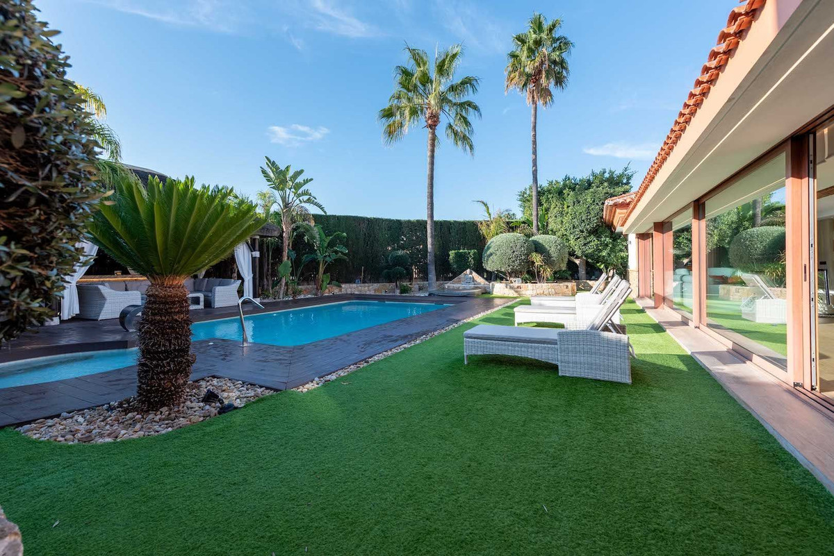 DP-07-R4965418-2 Volledig gerenoveerde exclusieve villa te koop in Calpe
