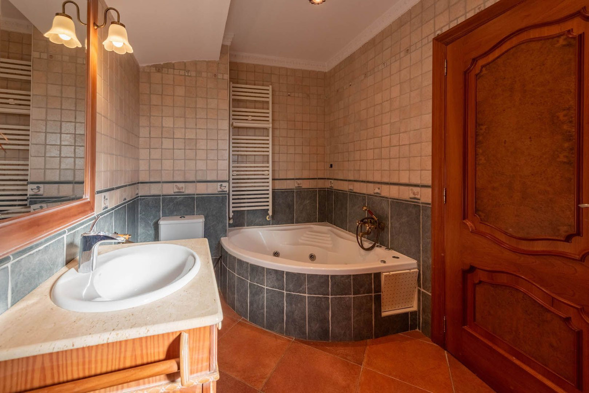 DP-07-R4965418-27 Volledig gerenoveerde exclusieve villa te koop in Calpe