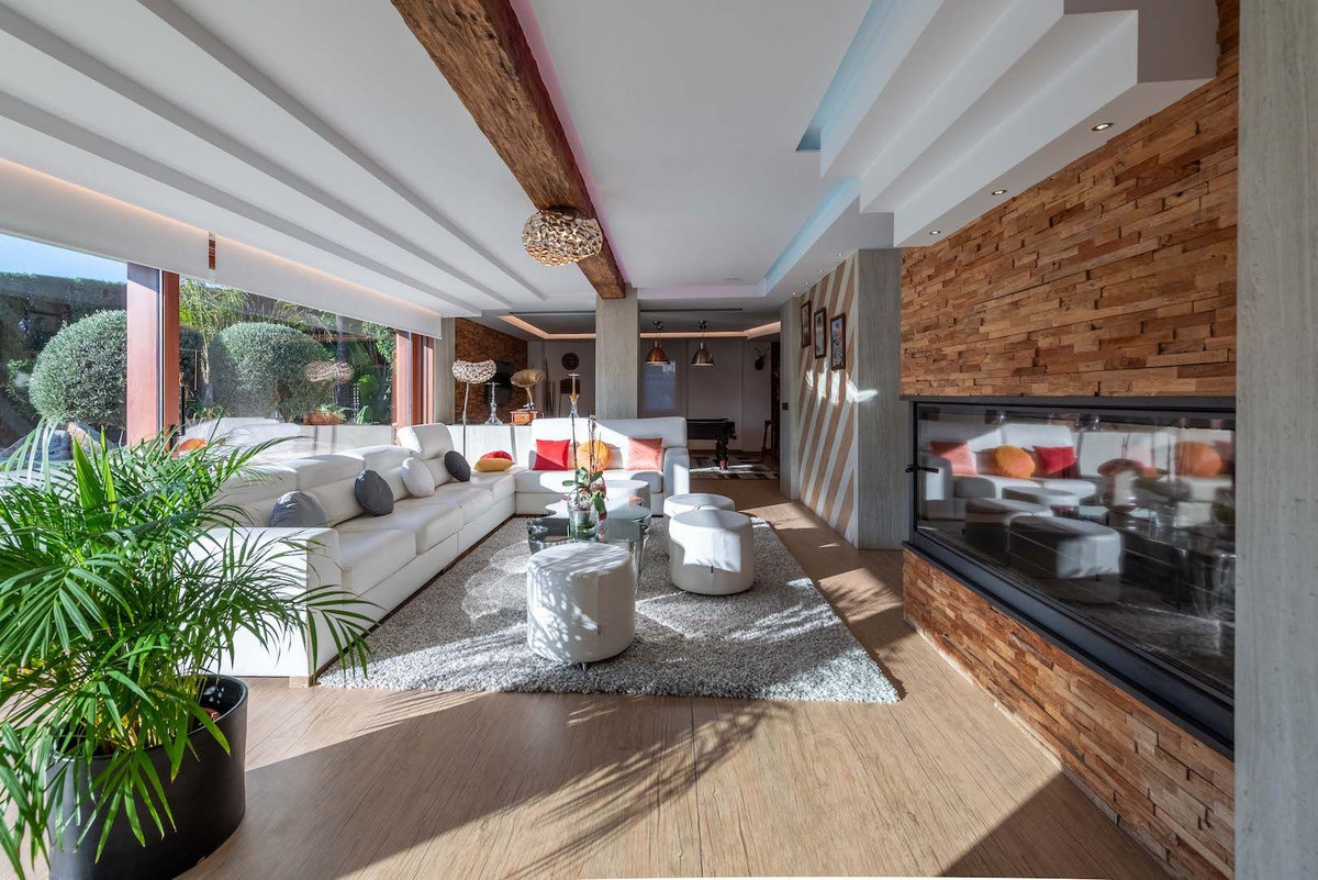 DP-07-R4965418-3 Volledig gerenoveerde exclusieve villa te koop in Calpe