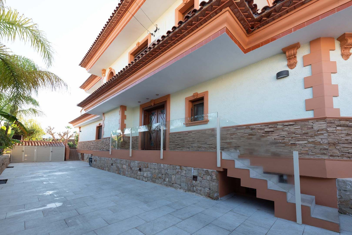 DP-07-R4965418-32 Volledig gerenoveerde exclusieve villa te koop in Calpe