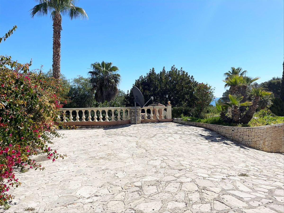 DP-07-R5007451-19 Ruime villa met zeezicht in Benissa