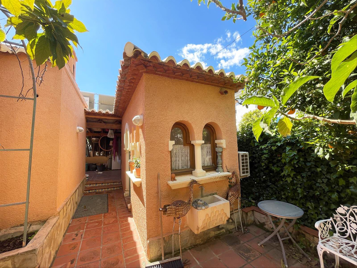 DP-07-R5007451-8 Ruime villa met zeezicht in Benissa