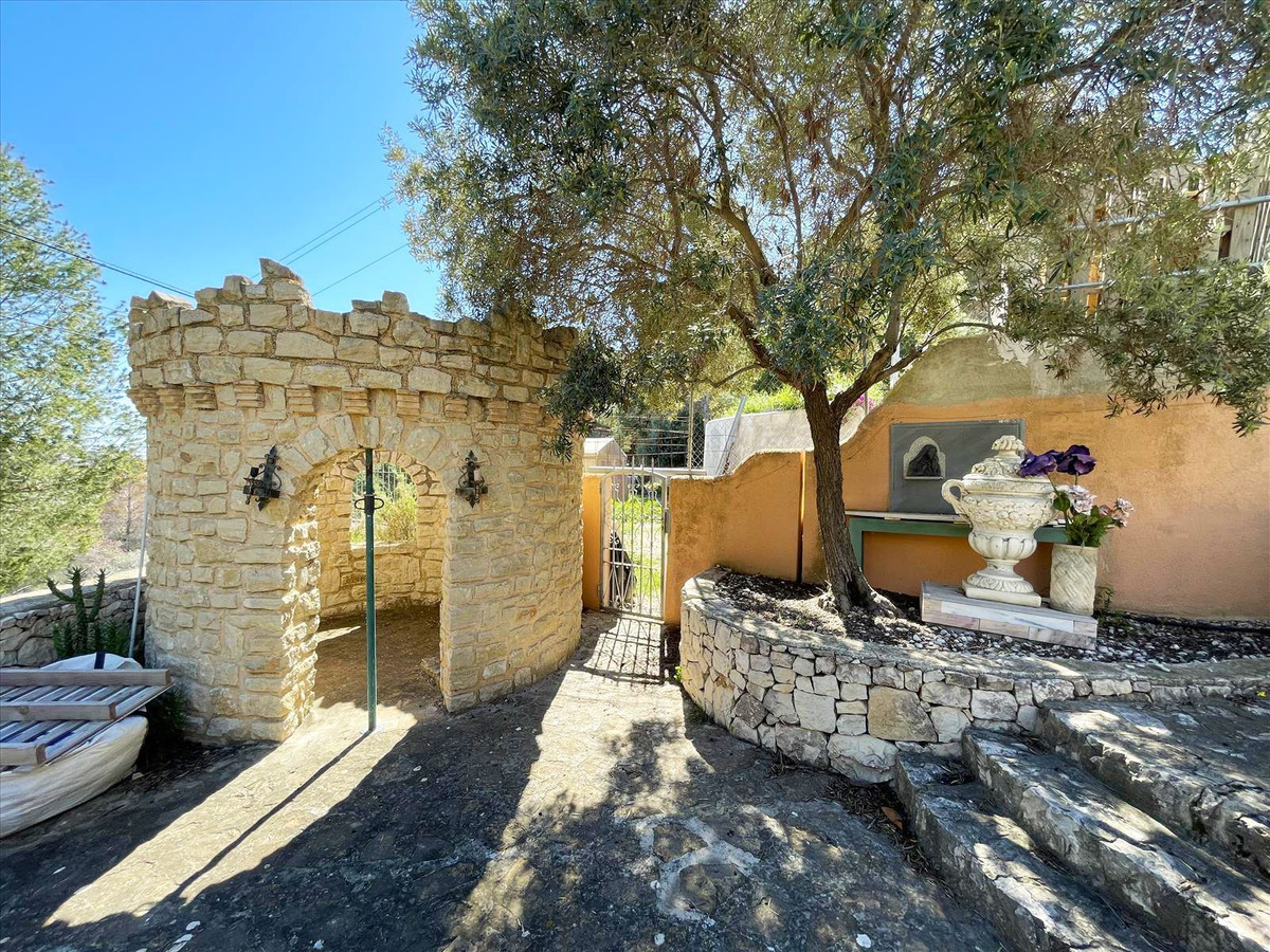 DP-07-R5007451-9 Ruime villa met zeezicht in Benissa