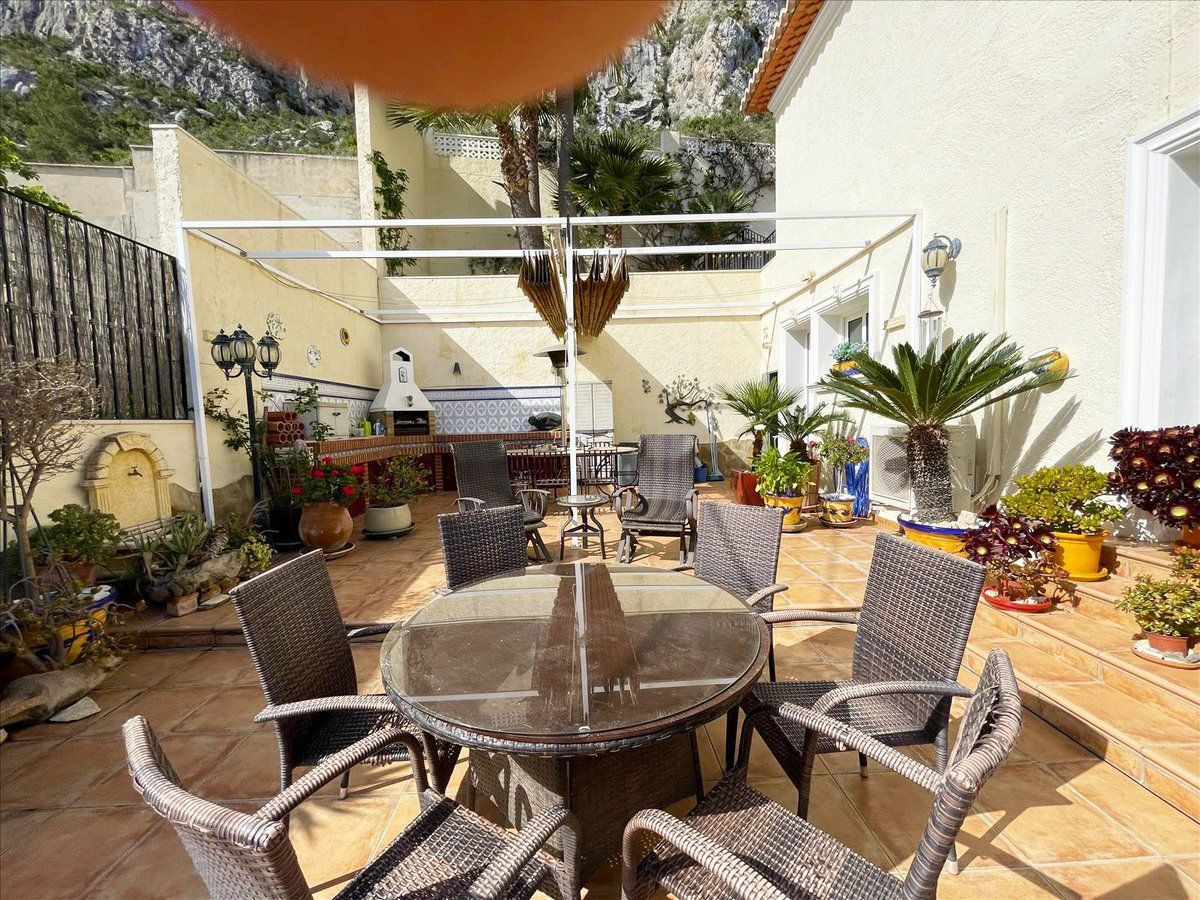 Villa met zeezicht te koop in Calpe
