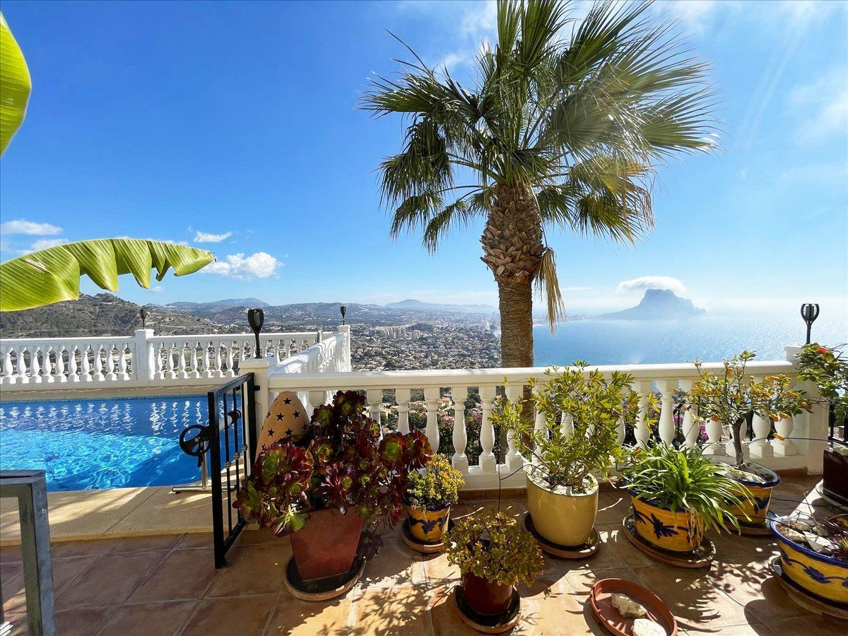 Villa met zeezicht te koop in Calpe