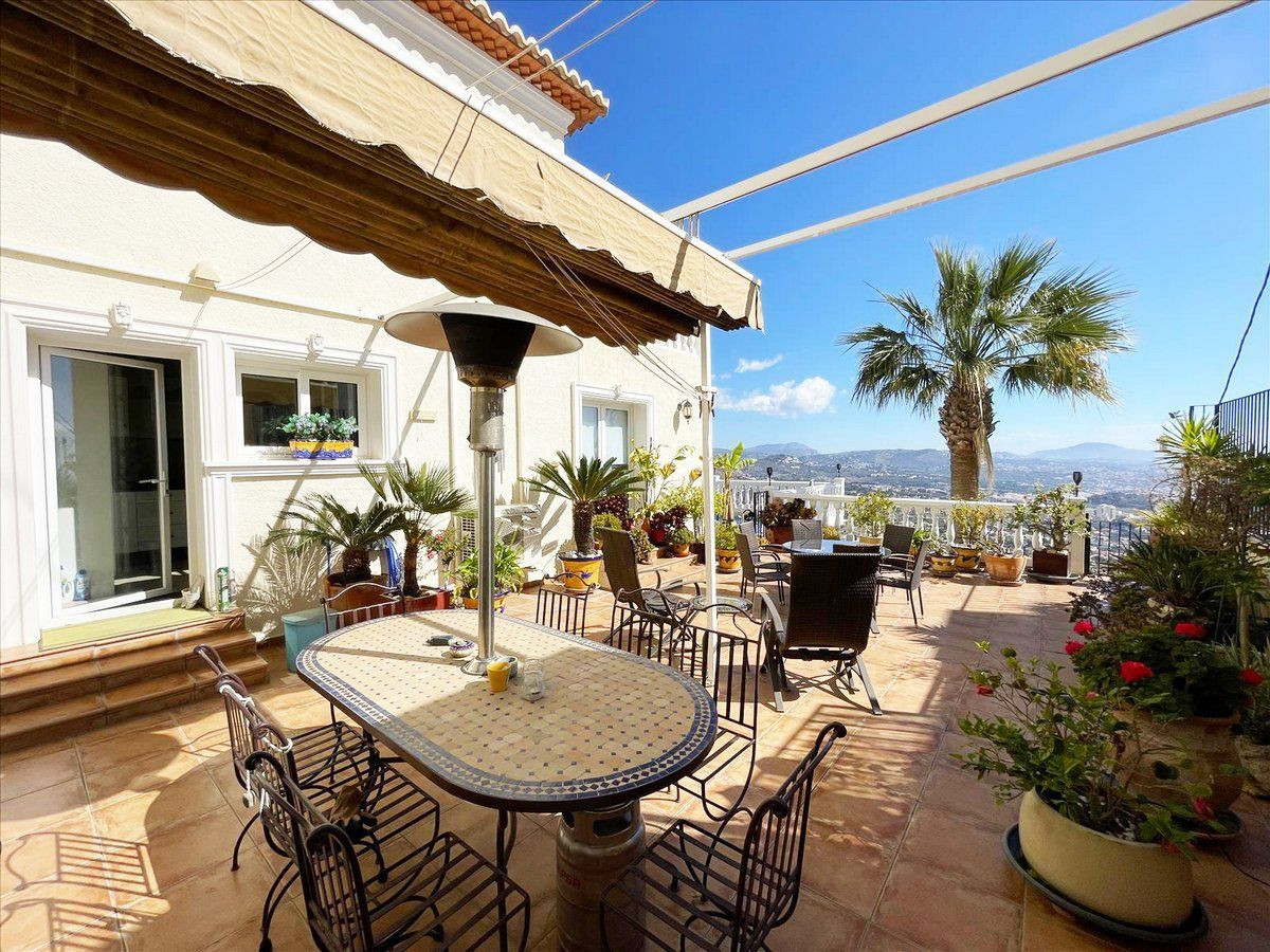 Villa met zeezicht te koop in Calpe
