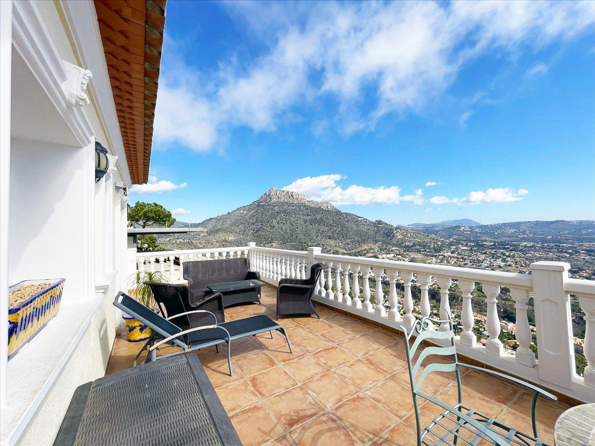 Villa met zeezicht te koop in Calpe