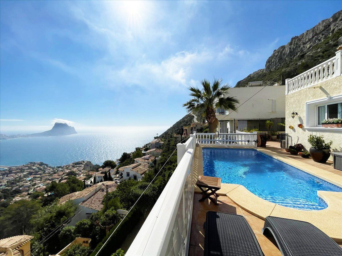 Villa met zeezicht te koop in Calpe