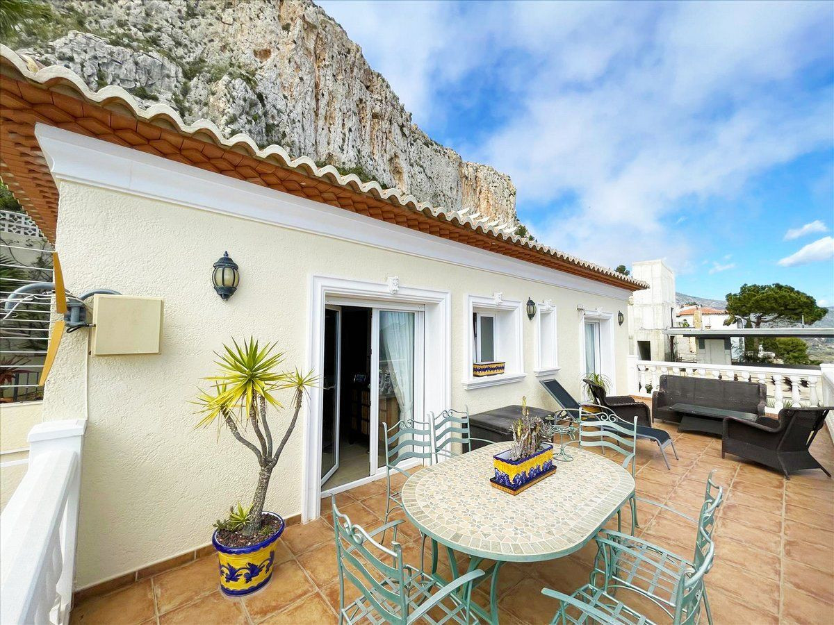 Villa met zeezicht te koop in Calpe
