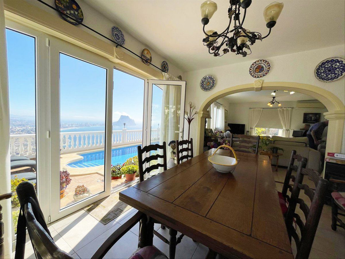 Villa met zeezicht te koop in Calpe