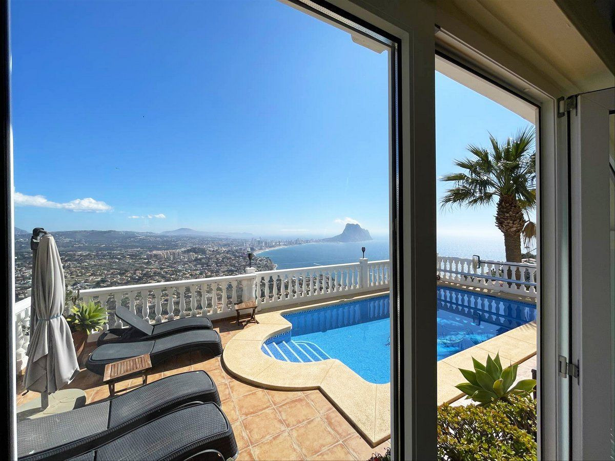 Villa met zeezicht te koop in Calpe