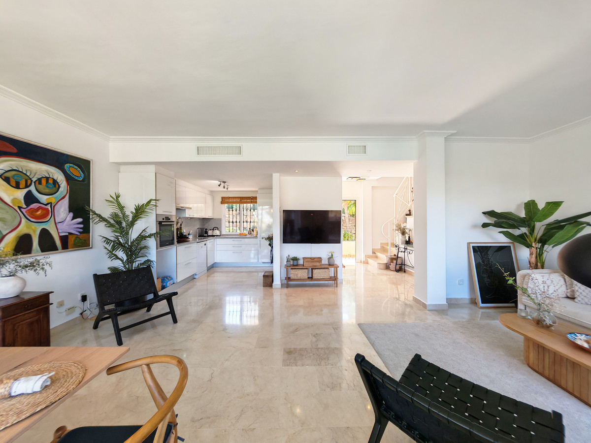 Penthouse met vrij uitzicht aan golfcourse in Benahavís
