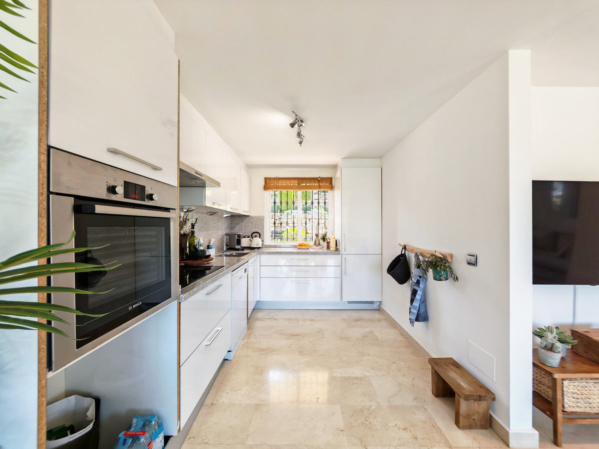Penthouse met vrij uitzicht aan golfcourse in Benahavís