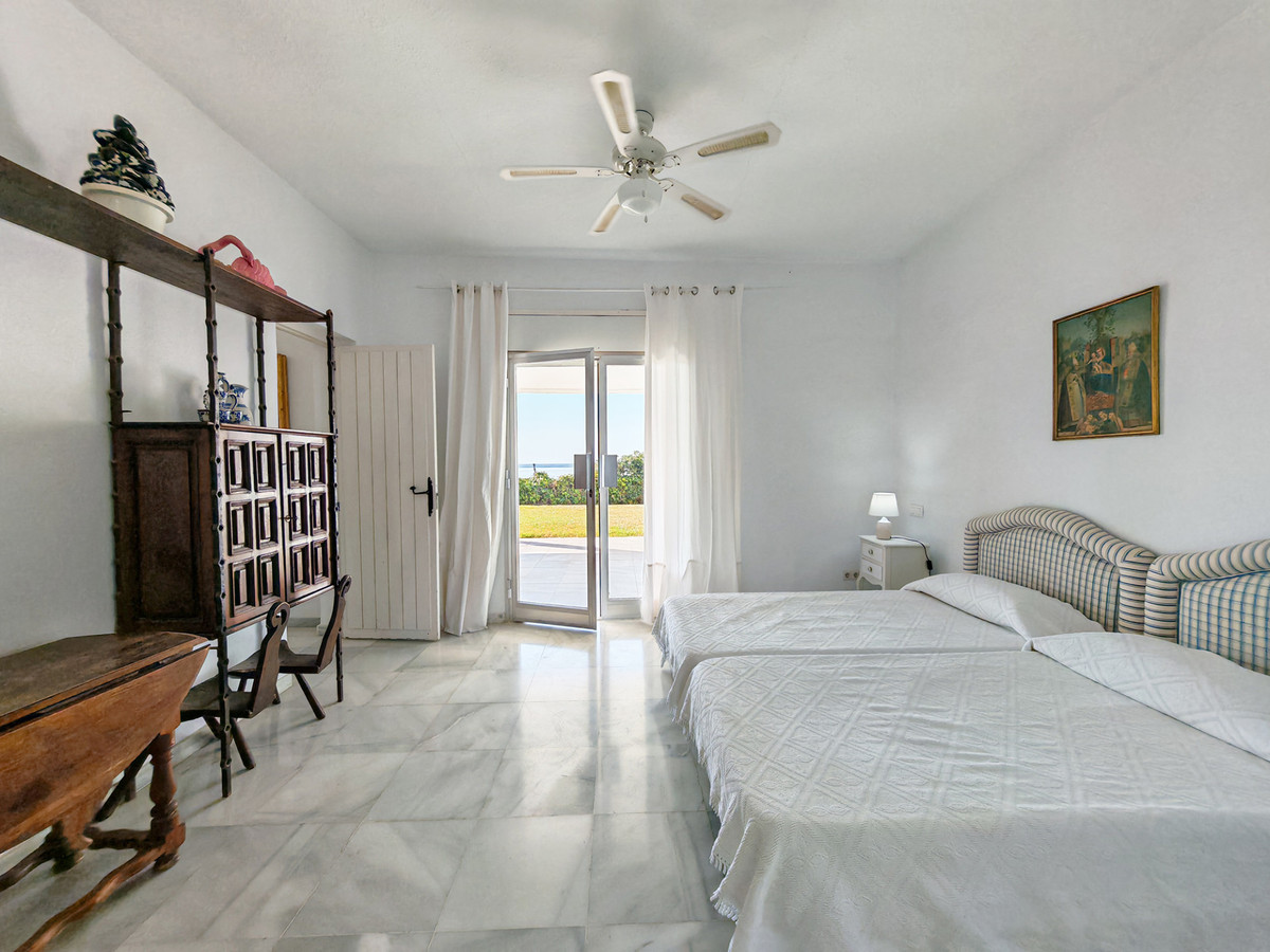 Villa te koop in Guadalmina Baja