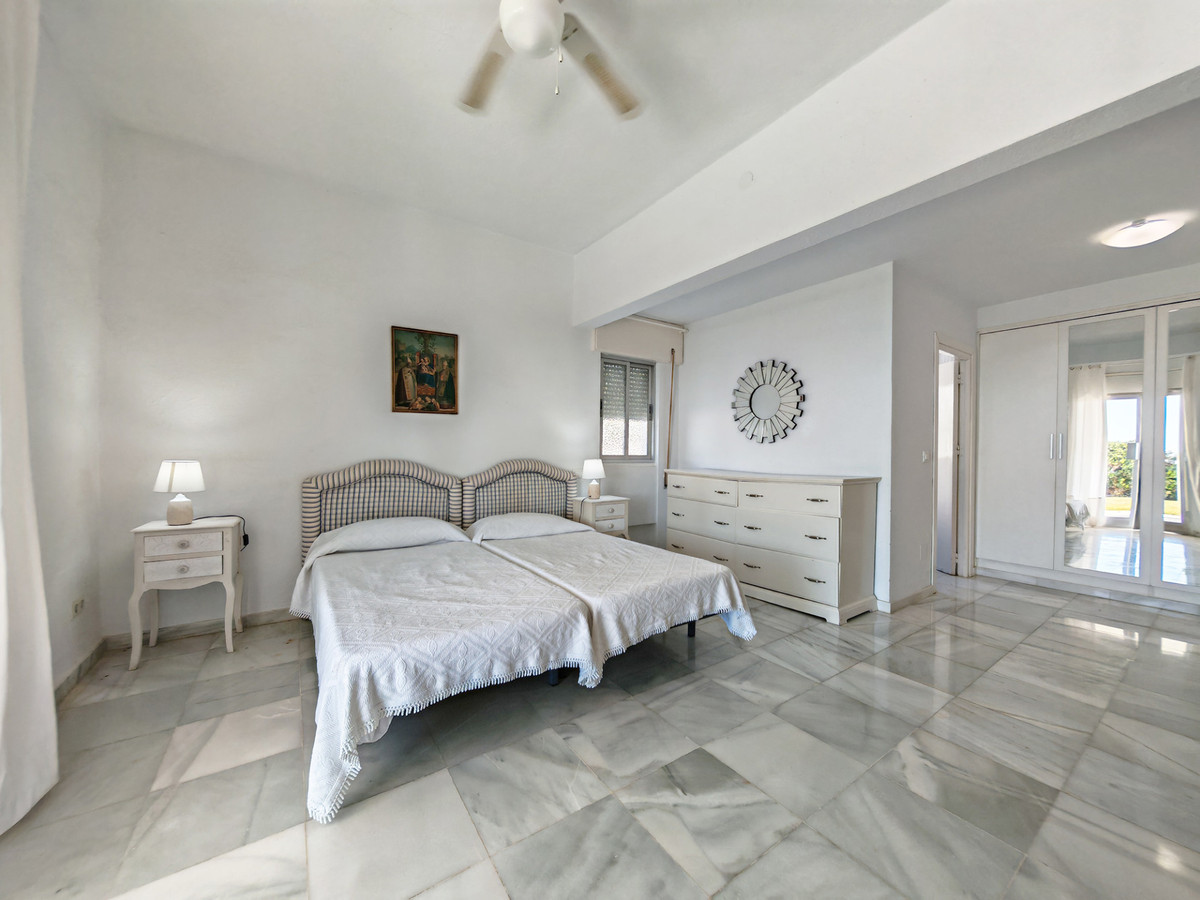 Villa te koop in Guadalmina Baja