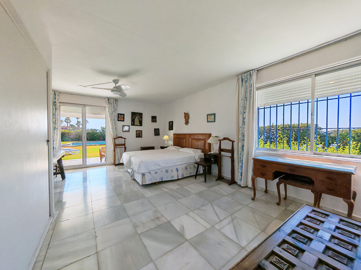 Villa te koop in Guadalmina Baja