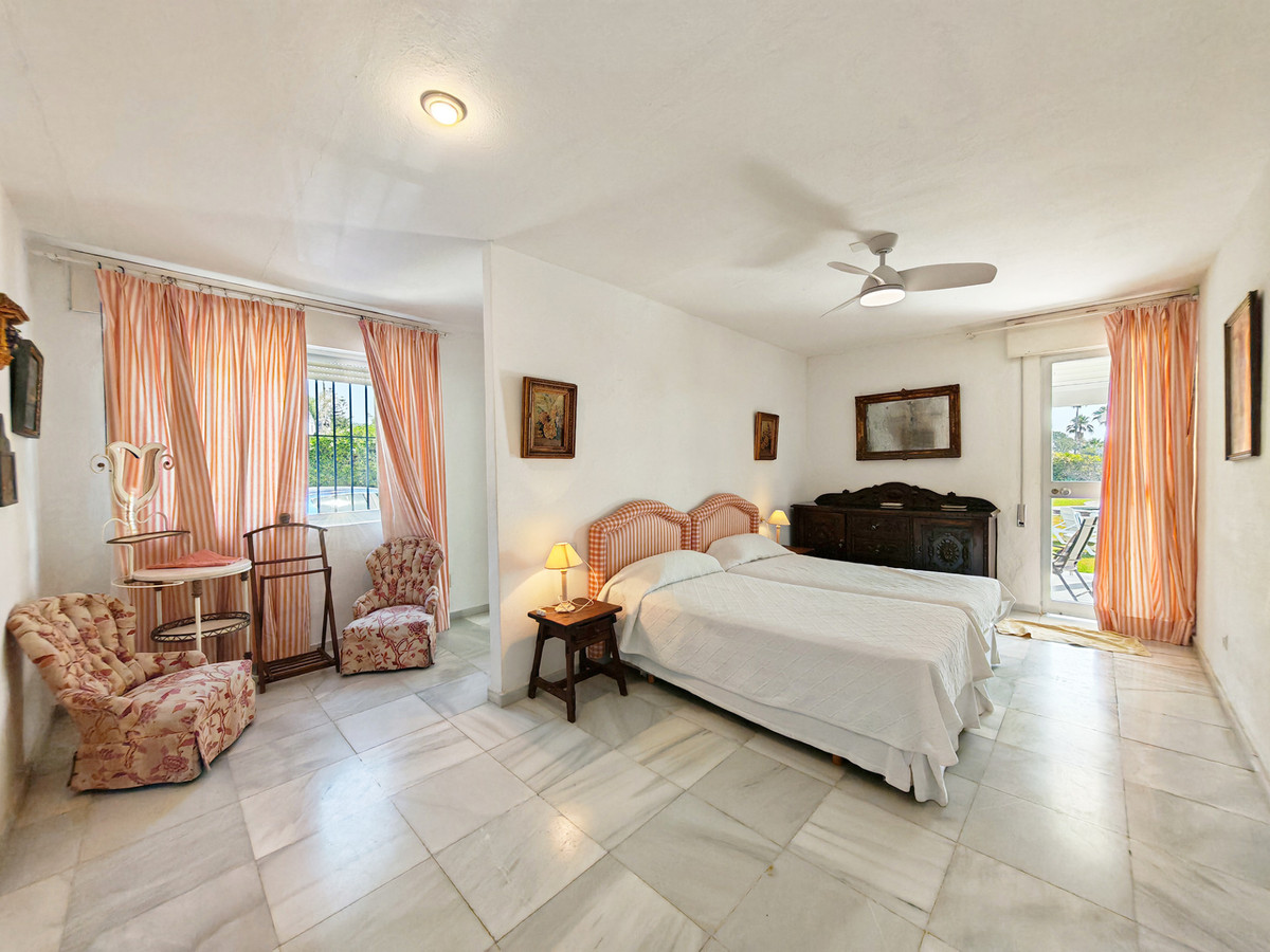 Villa te koop in Guadalmina Baja