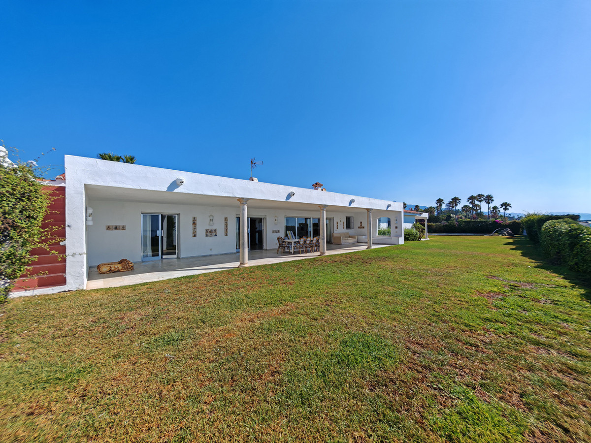 Villa te koop in Guadalmina Baja