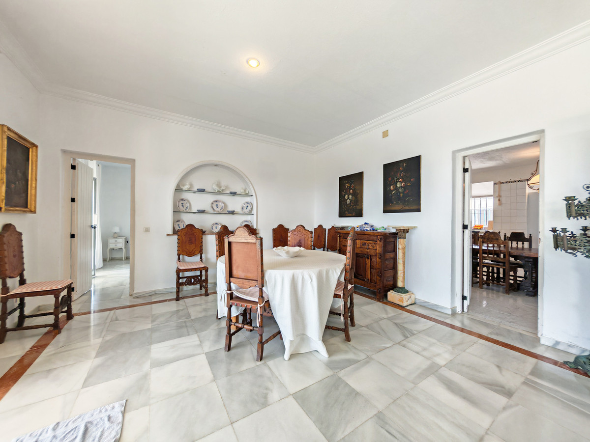 Villa te koop in Guadalmina Baja