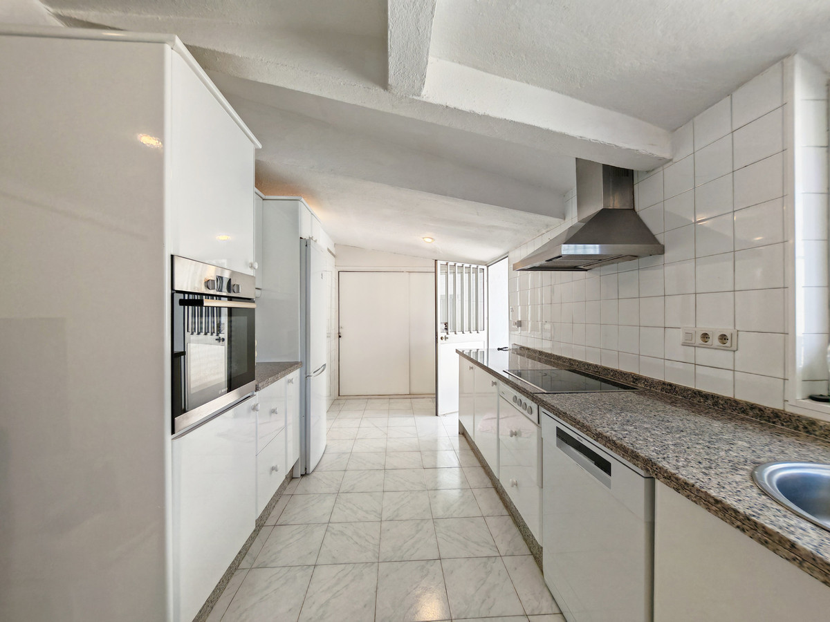Villa te koop in Guadalmina Baja