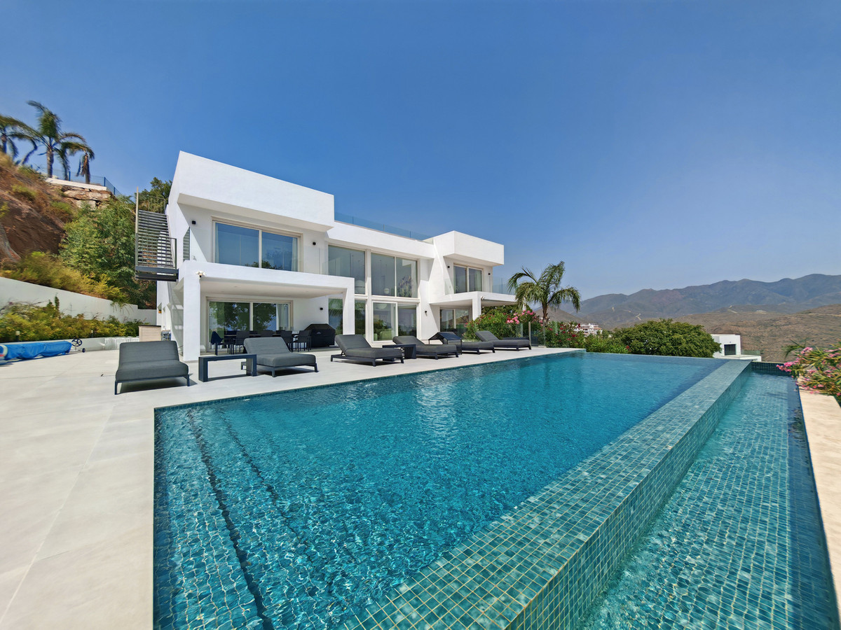 Villa te koop in La Mairena