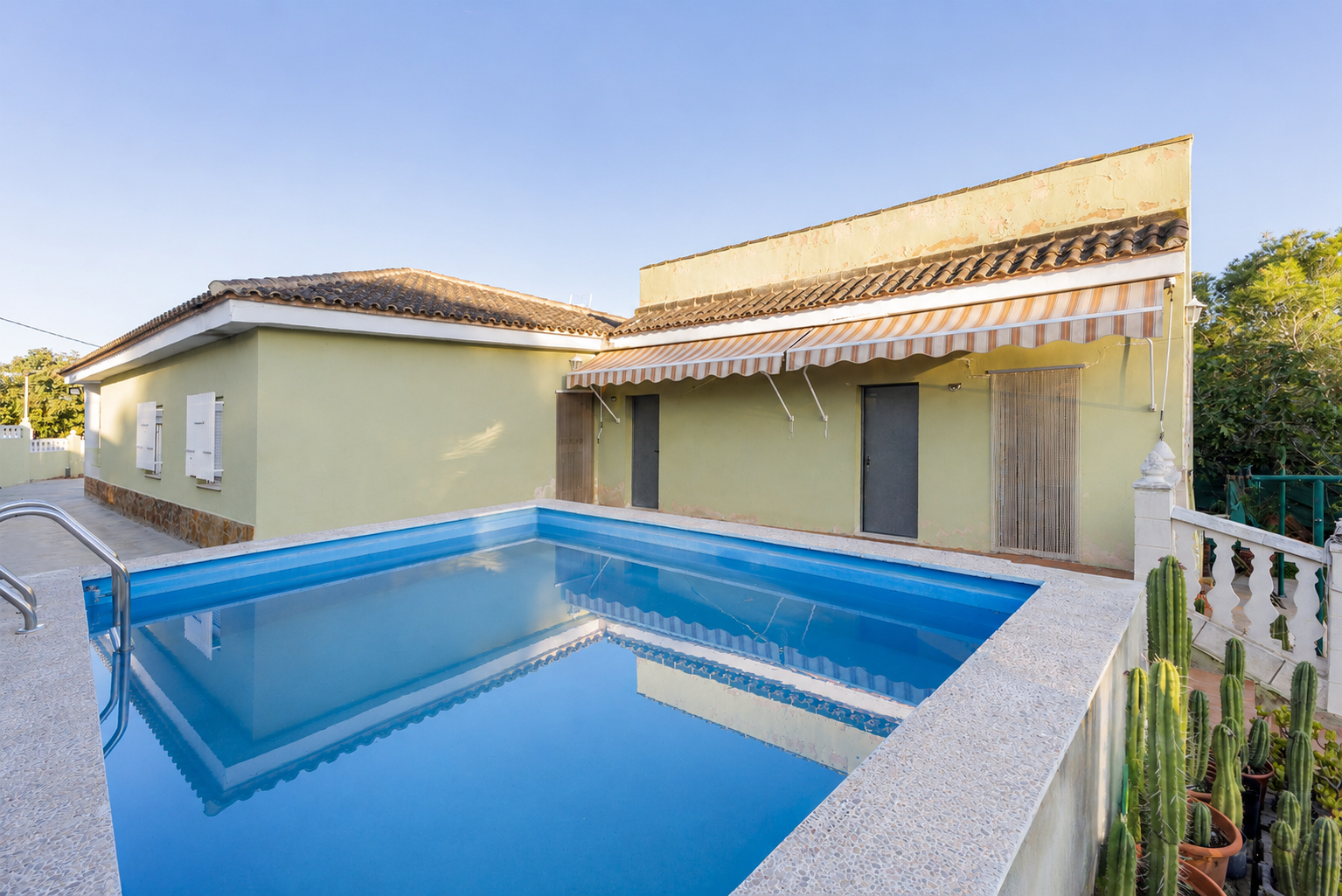Villa te koop in Riba-Roja de Túria