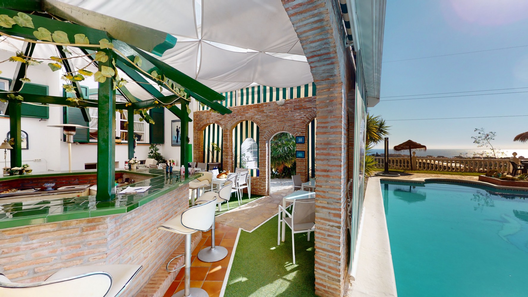 Exclusieve villa te koop in Torrox Costa