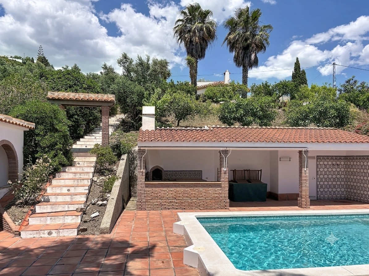Villa te koop in Canillas de Albaida – Malaga