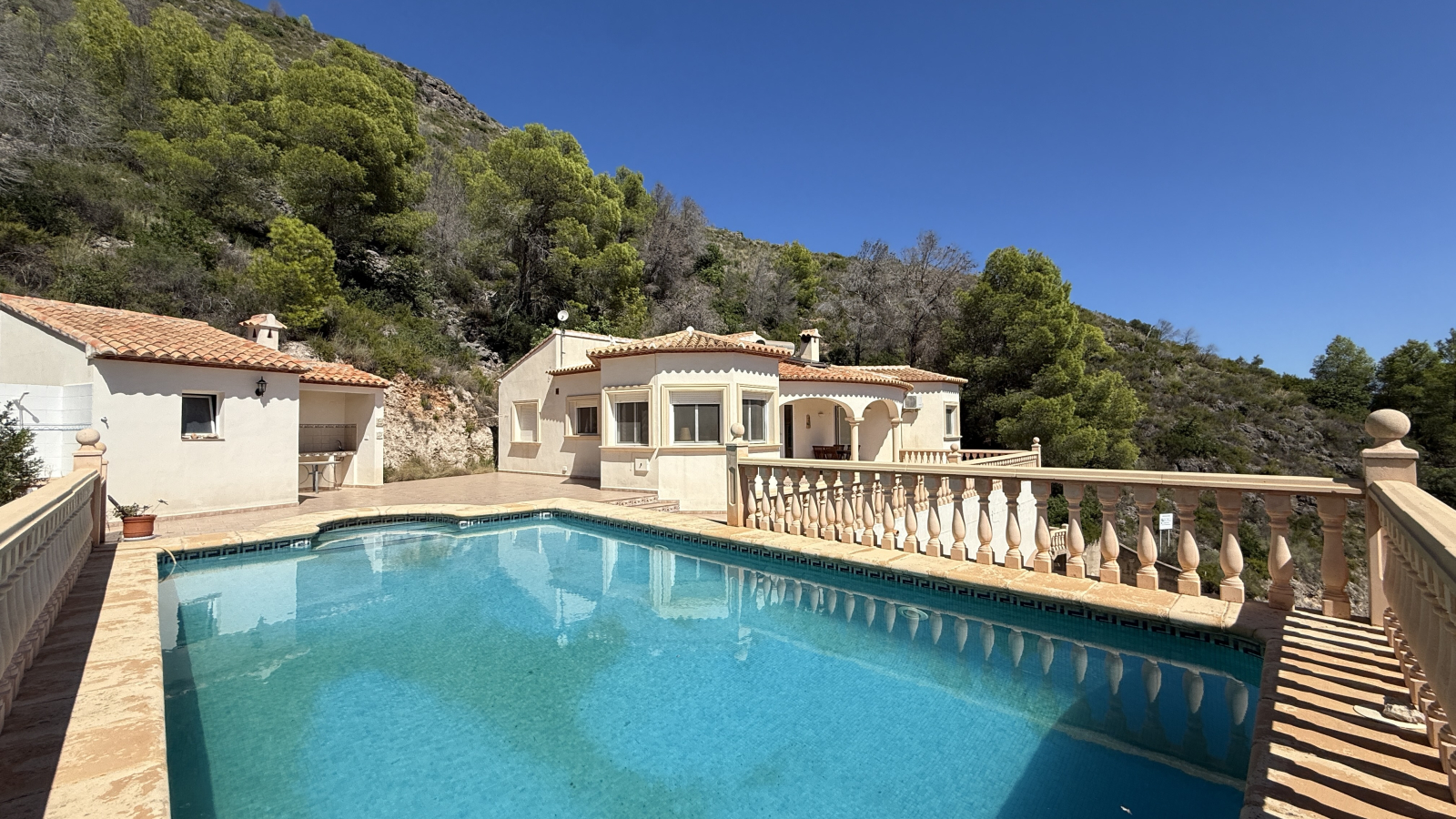 Villa te koop in Pego