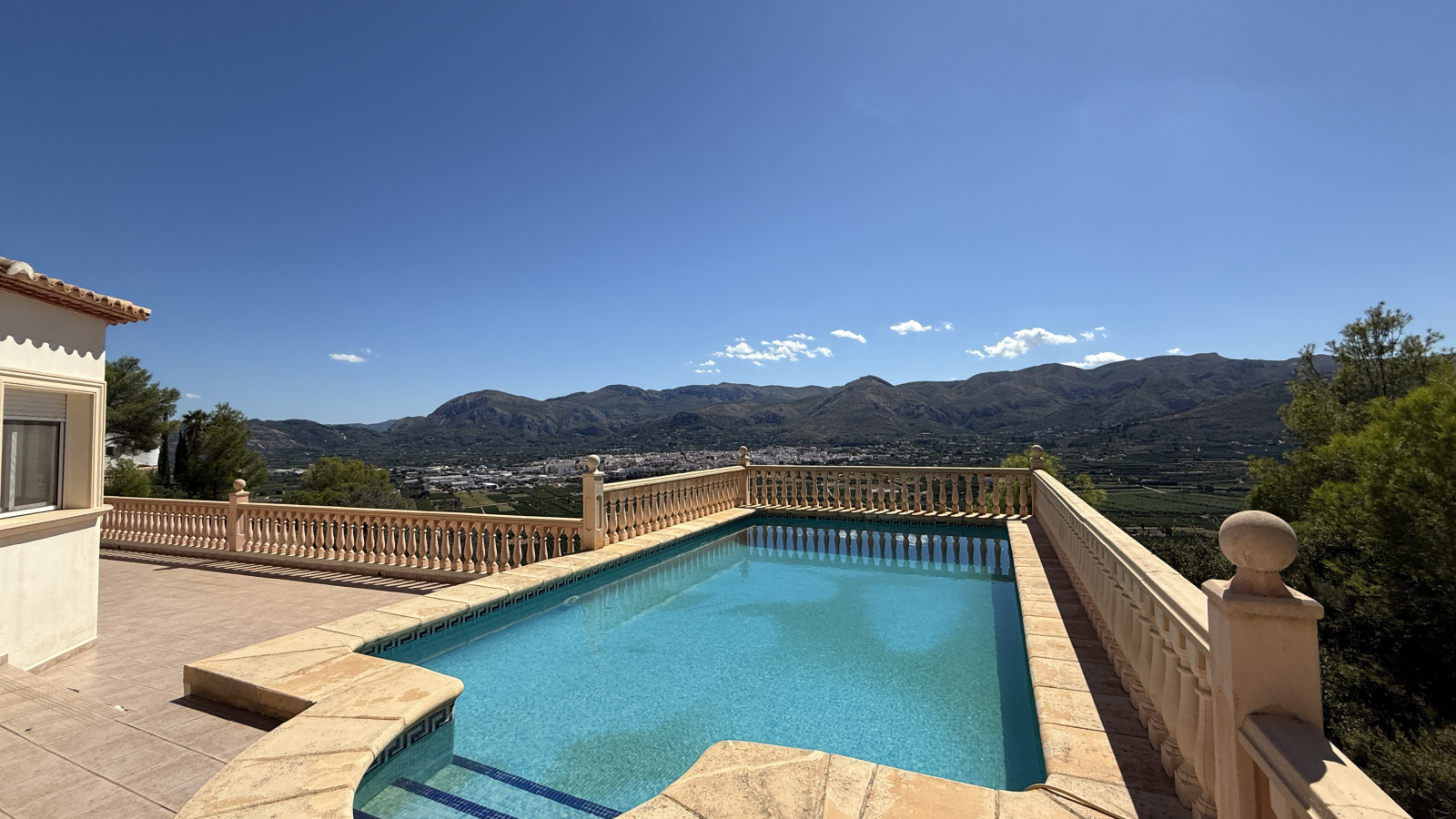Villa te koop in Pego