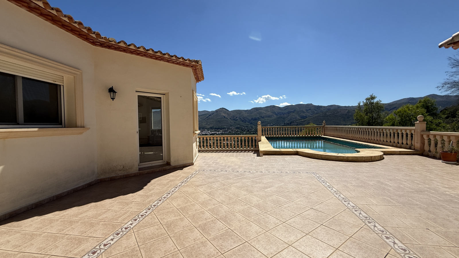 Villa te koop in Pego